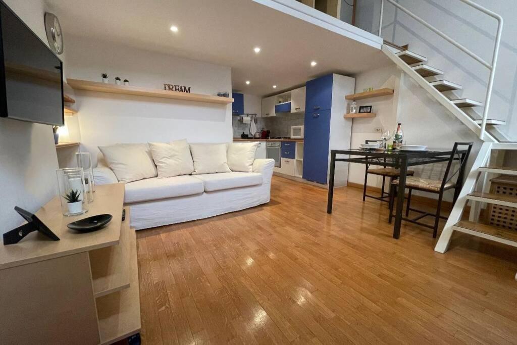 Lafilo Apartment 3 Milano Exteriör bild